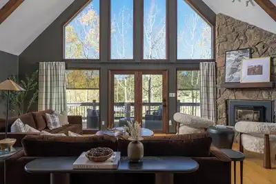 Image de Hidden Homestead: 6 acres, Luxe Cabin, Sauna, Dome, Gym