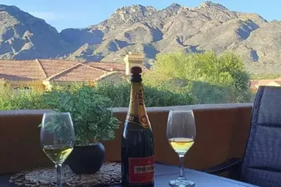 Image de Spectacular Views of Catalina Foothill's Condo totally updated to Modern Decor