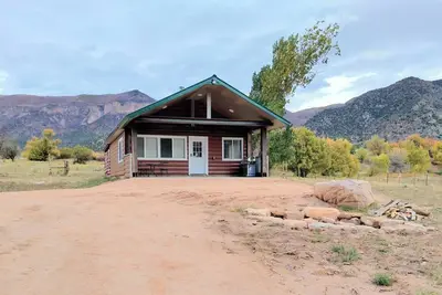 Image de Cabin get-away in the Unaweep Canyon