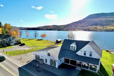 Image de Home on Lake Elmore - Perfect Vt getaway! Views, game room - 20 min to Stowe!