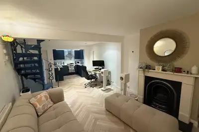 Image de Charming 2-Bed Victorian Cottage in Central Richmond