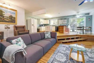 Image de Countryside Cottage on 5 Acres! Easy Commute to Dc