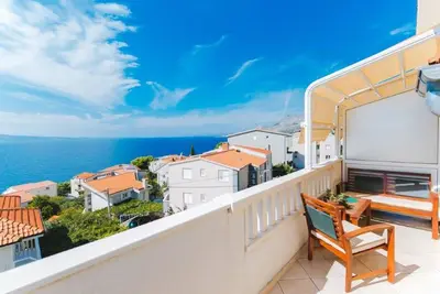 Image de Charmant appartement à Omis avec Wi-Fi