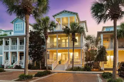 Image de Steps to Seacrest Beach on 30a! Walk to Pools, Restaurants, & Town! 4 Bikes!