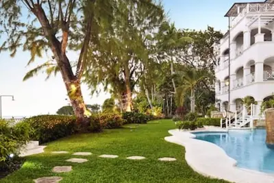 Image de Old Trees Firefly - Cinq Chambres Villa, Couchages 10