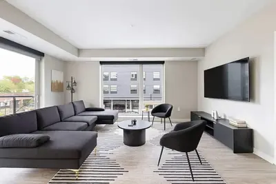 Image de Luxury 2br Uptown Retreat | Steps from Bde Maka