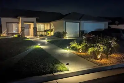 Image de Relaxing Suburban Getaway in a Half Acre Property