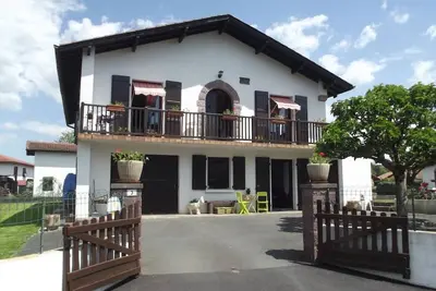 Urtxoak Bixtan - Uhart-Cize