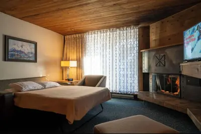 Image de Studio at the Iron Blosam at Snowbird resort.