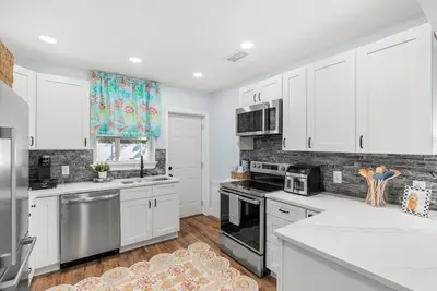 Image de Beautiful Melbourne Home w/ Cozy 3br, Private backyard & Screened-in Patio! 🌴