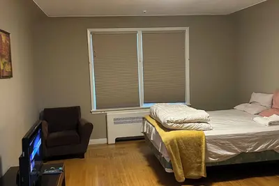 Image de Spacious fully renovated house, next to Cambie Sky train statio