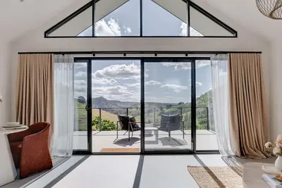 Image de Villa Minto: Luxury Off-Grid Flower Farm Stay