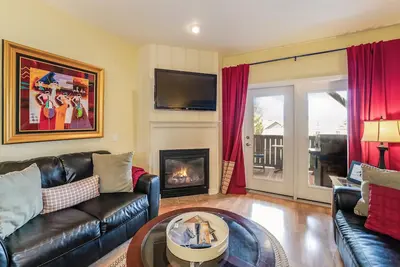 Image de New! 30-Day Whitefish Stay | A/C, Fireplace, Pool, Hot Tub & Clubhouse Near Downtown