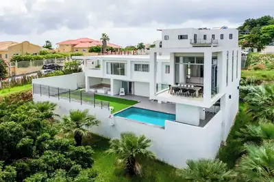 Image de Villa Pure White - avec beaucoup d'intimité et une vue magnifique