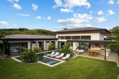 Image de Brand New | 5 Bedrooms | Private Pool | Wide Outdoor Terrace | Exclusive beachside Las Golondrinas Community