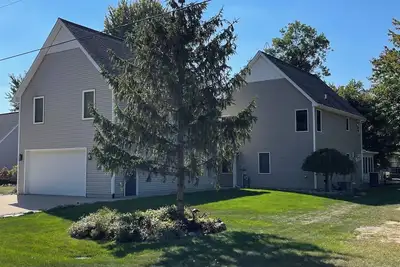 Image de 3 Bedroom 2. 5 Bath home in Beaverton, Mi on \"returning soon\" Wixom Lake