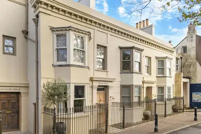 Image de 4 chambres à coucher à Shoreham By Sea