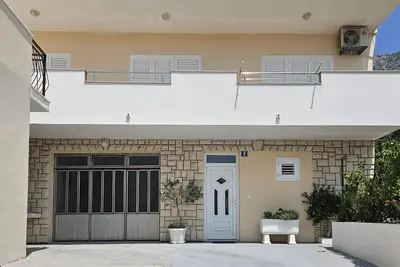 Image de Superbe appartement à Omis avec Wi-Fi