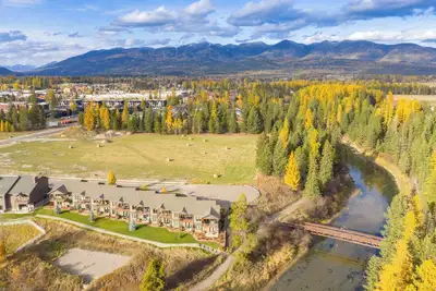 Image de Luxury Whitefish Retreat Steps from River (30 Night Minimum)