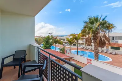 Image de Appartement de vacances 'Obsidian Peridotita Adeje' avec piscine partagée, terrasse privée et Wi-Fi