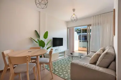 Image de Appartement de vacances 'Obsidian Aregoma La Caleta' avec vue sur la montagne, balcon et Wi-Fi