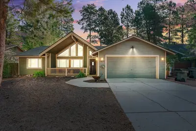 Image de Fantastic Flagstaff 3 Bedroom w/ Private Backyard!