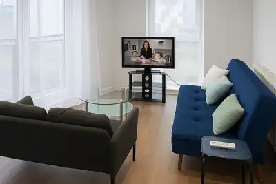 Image de Supremely Posh 2-Bed Flat in Dartford • Modern Upgrades, Parking, Balcony & WiFi