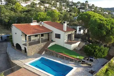 Image de Villa avec piscine et vue dégagée