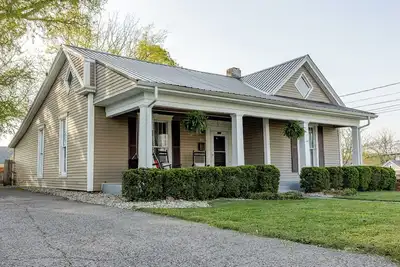 Image de Charming 1851 Historic Home - Downtown Elizabethtown