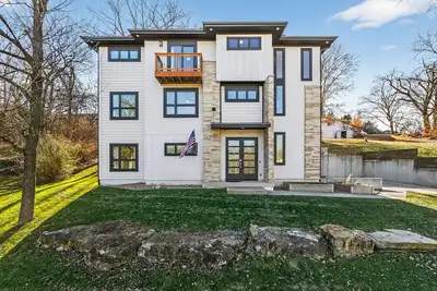 Image de Beautiful home 20 minutes from airport