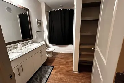 Image de Charming 2-bedroom apartment with fitness room and Ac in Marietta