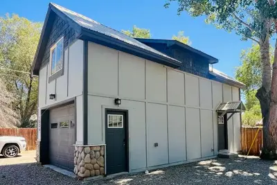 Image de Cozy Remodeled Downtown 2 Story Carriage House!