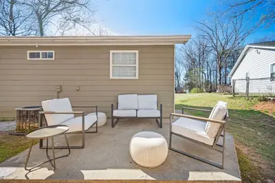 Image de Spacious 6 Beds Retreat 5 min Marietta Sq *Sleep12