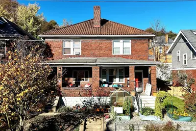 Image de Family-friendly Condo in Pittsburgh's Walkable East End Neighborhood