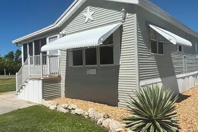 Image de Charming 2-bedroom cottage in lovely Fort Myers Beach located 2 miles from beach