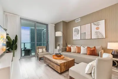 Image de Beachfront Luxury 2br/2ba Condo at Lyfe Resort