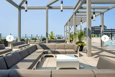 Image de Resort Style Property 2b/2b walk to Everything!