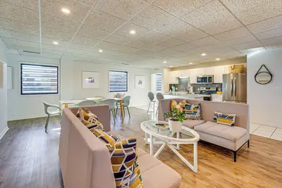 Image de Between Restaurant & Brewery! Chic Perrysburg Apt