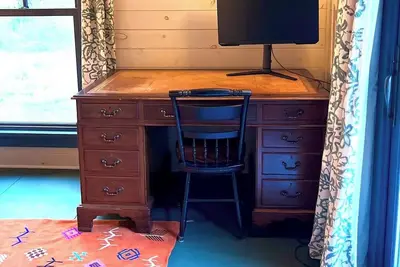 Image de Charming 2-Br cottage in wonderful Lyme w/ Ac + Gas Fireplace, private deck