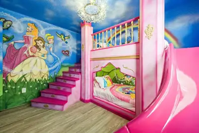 Arcade + Pool Villa • 2. 5 Miles to Disney