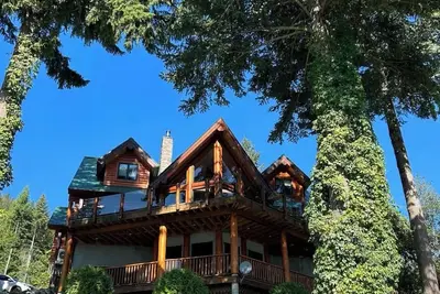 Image de Mara Lakefront Getaway — A Year-Round Mountain Retreat