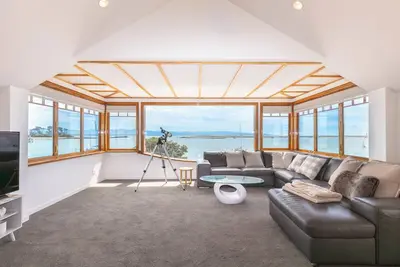 Image de Nelson Waterfront Apartment, Stunning Harbour Views, Walk to Beach & Restaurants