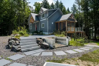 Image de The Huron Woods Retreat with Sauna & Sports Court