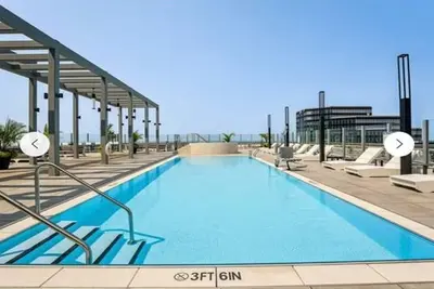 Image de Luxury Downtown King Bed, Rooftop + Pool