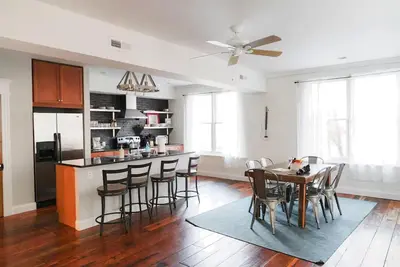 Image de The Vault on Front Street | Historic Luxury Loft