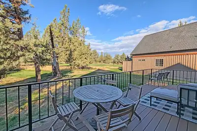 Image de Red Wing Nest - Family Getaway at Red Wing Nest • Pools, Trails & Golf at Eagle Crest Resort