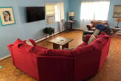 Image de Beach Front on the Bay - Pet Friendly, Wi-Fi, Parking, Large Water front Deck