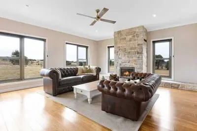 Image de Iris Acres Modern Farmhouse Portland