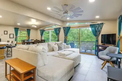 Image de 9 Mi to Hickory Ski Center: Wooded Warrensburg Gem