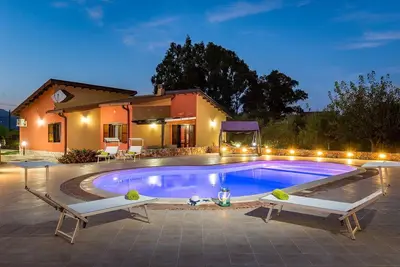 Image de Villa à Castellammare Del Golfo avec 3 chambres à coucher, 6 couchages